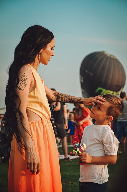 的姿态拥抱 的姿态拥抱